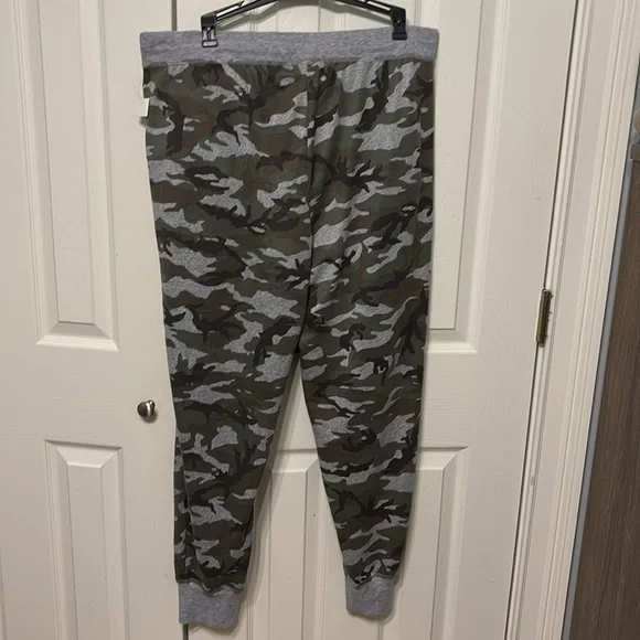 Jenni Intimates Camo Pajama Pants - Picture 5 of 10